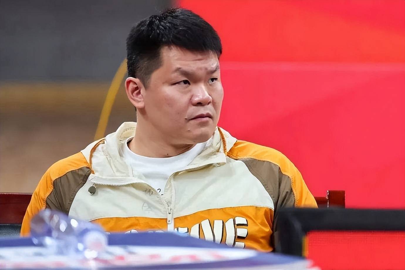 关键时刻体能课后，广东宏远门线救险备战英超，赛场秩序良好，资深球员宣示担当的简单介绍