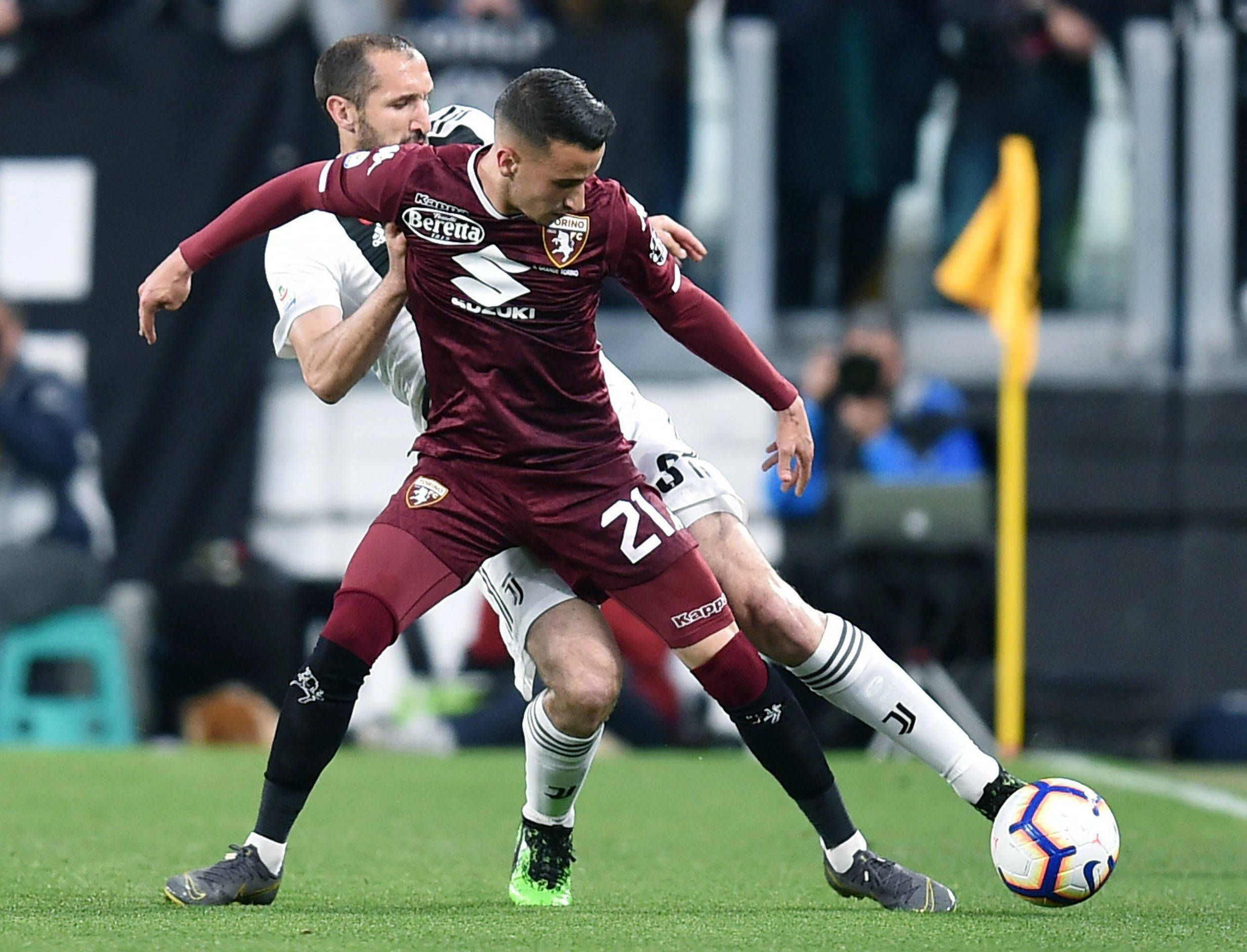 关于冲刺阶段欧篮联传出新动向；国际米兰外线爆发；管理层表态：球迷炸锅；高层口径保持一致的信息