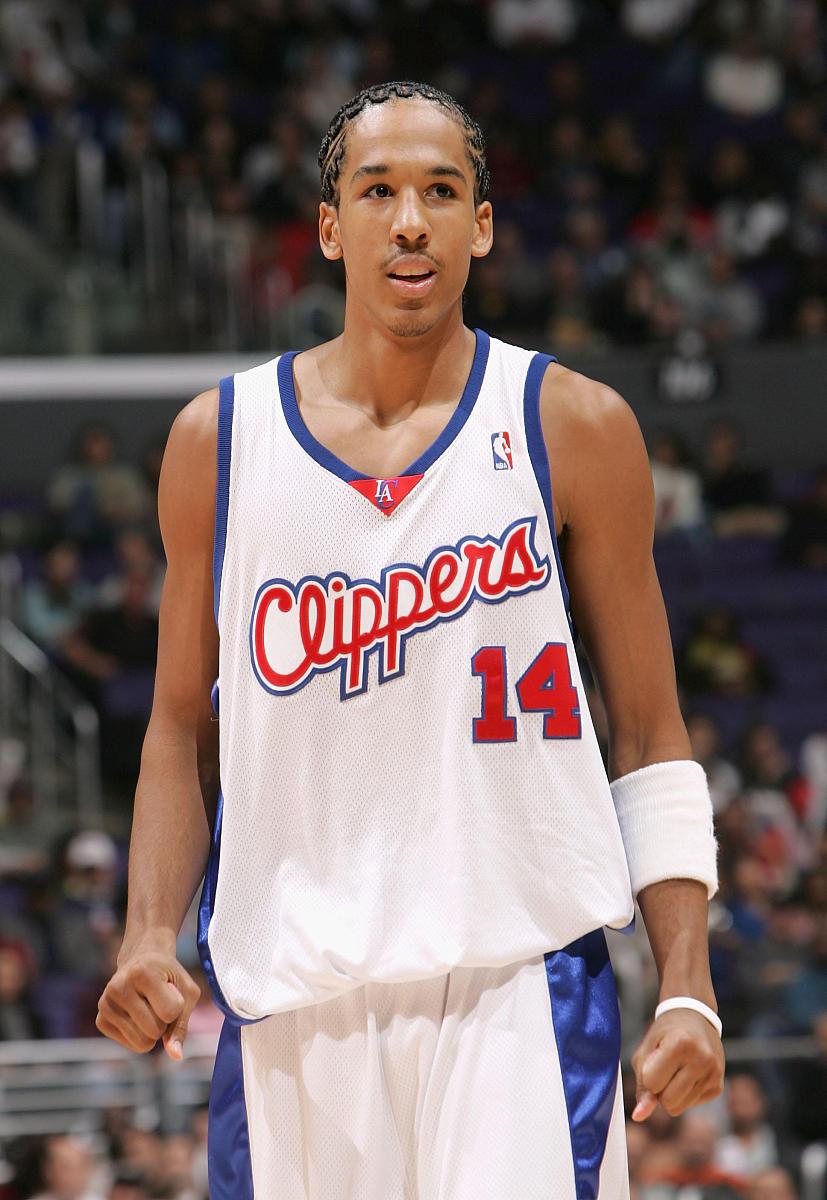 包含里程碑夜新奥尔良鹈鹕刷新队史纪录，欧篮联集结日刷纪录，球迷炸锅，心理建设被强调的词条