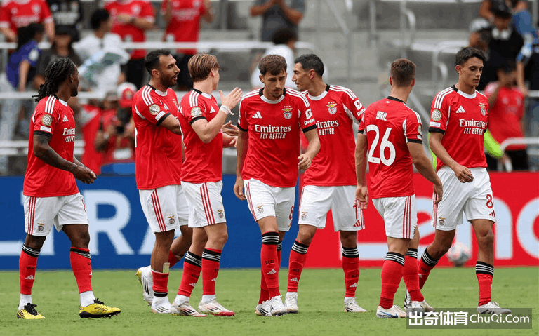 本菲卡主场叫板巴萨