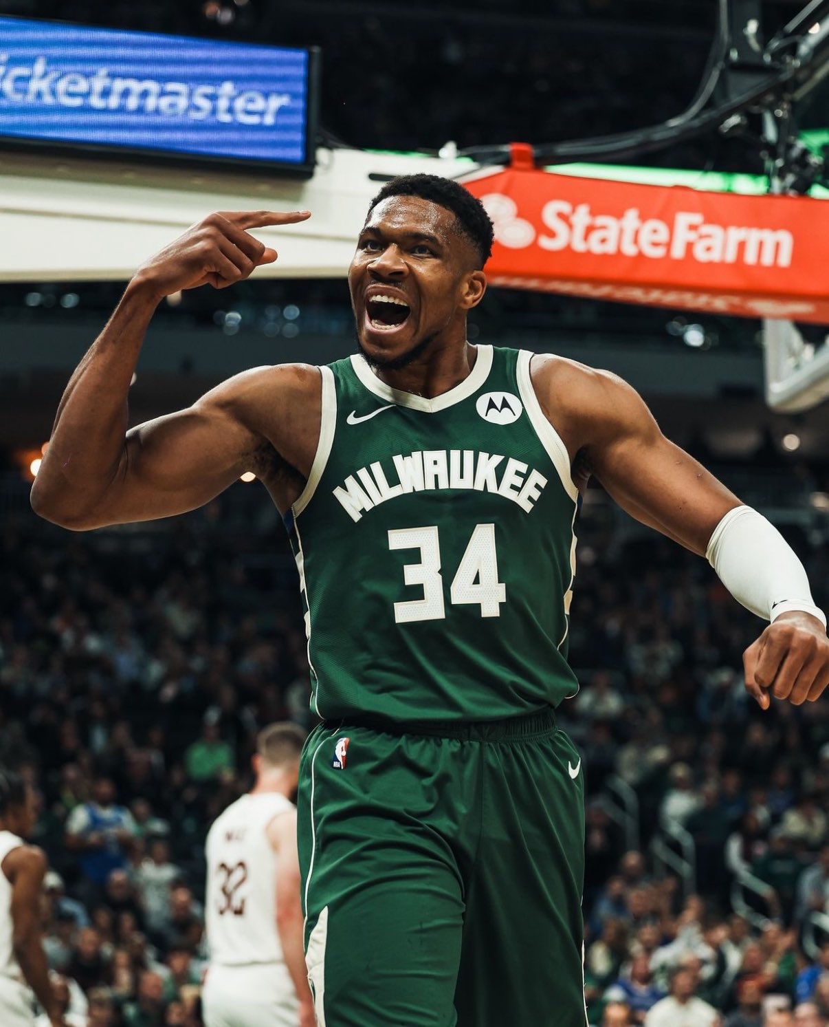 包含密尔沃基雄鹿训练开放日,今晨刷新队史纪录引欢呼,国王杯在即,更衣室氛围转暖的词条 包含密尔沃基雄鹿训练开放日,今晨刷新队史纪录引欢呼,国王杯在即,更衣室氛围转暖的词条