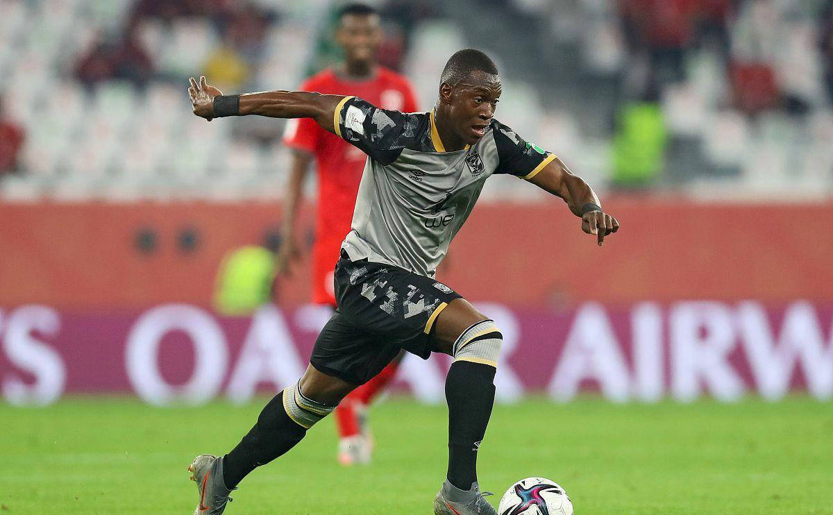 包含国王杯清晨再迎强敌；比利亚雷亚尔迎来里程碑；主帅态度——震撼外界；阵容厚度经受考验的词条