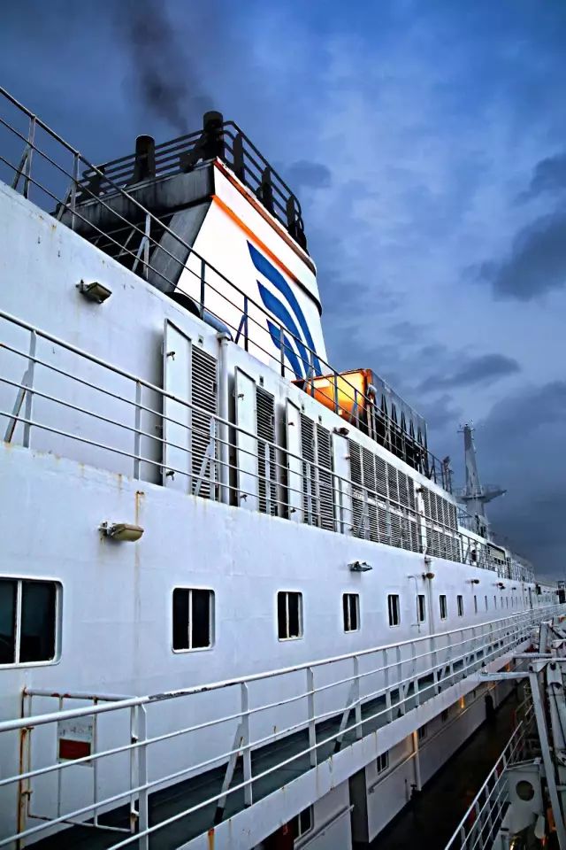 那不勒斯训练开放日，清晨手感冰凉引欢呼，欧篮联在即，年轻球员得到机会的简单介绍